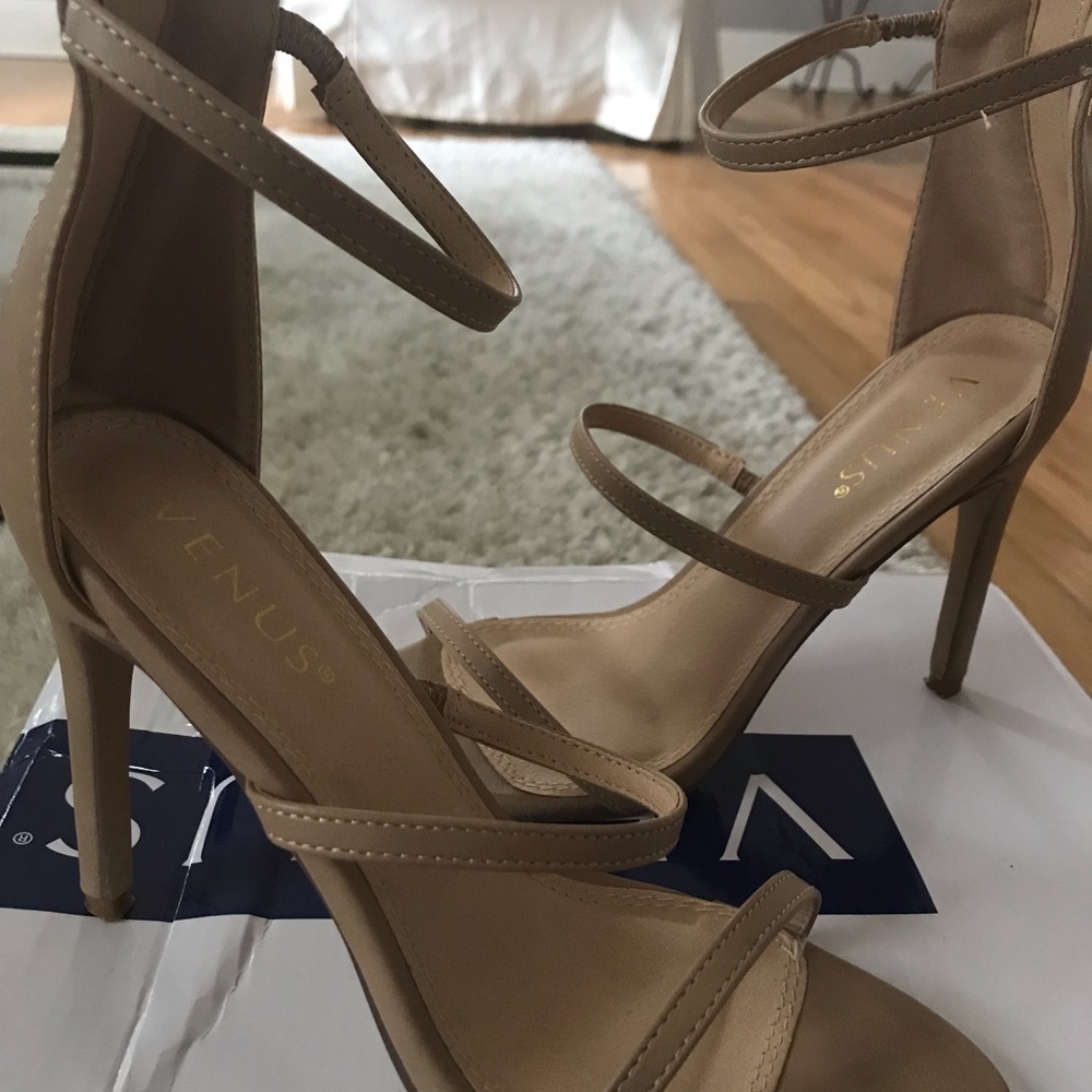 Heels - Picture 2 of 7